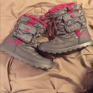 Woman’s north face boots